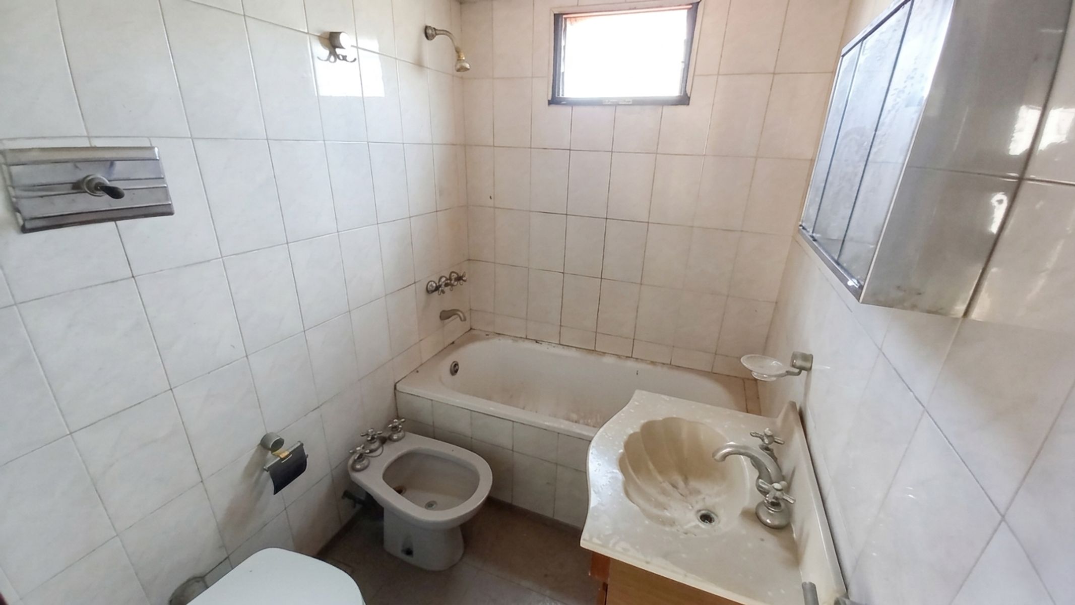 Buena propiedad en Juncal 933, Aldo Bonzi — foto 5