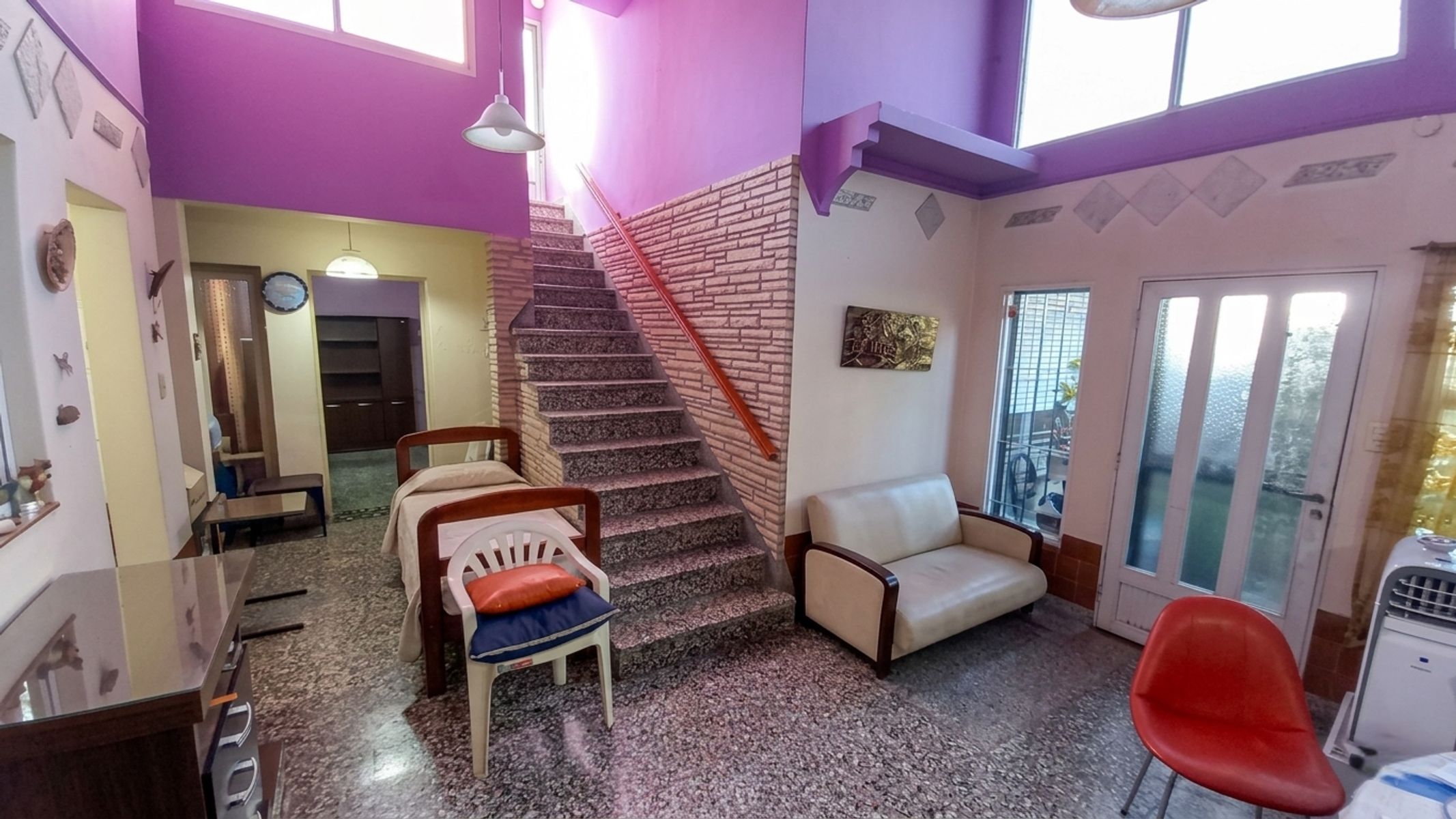 Completa Propiedad Multifamiliar con Casa Principal, Departamento Independiente y Gran Galpón en San Pedro 1632, La Tablada — foto 7