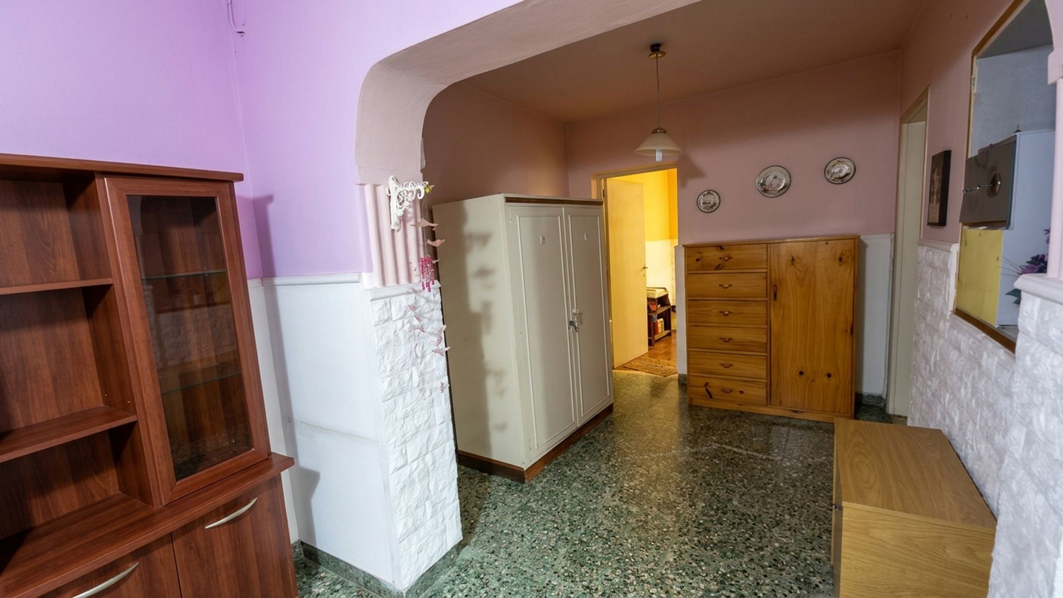 Completa Propiedad Multifamiliar con Casa Principal, Departamento Independiente y Gran Galpón en San Pedro 1632, La Tablada — foto 9