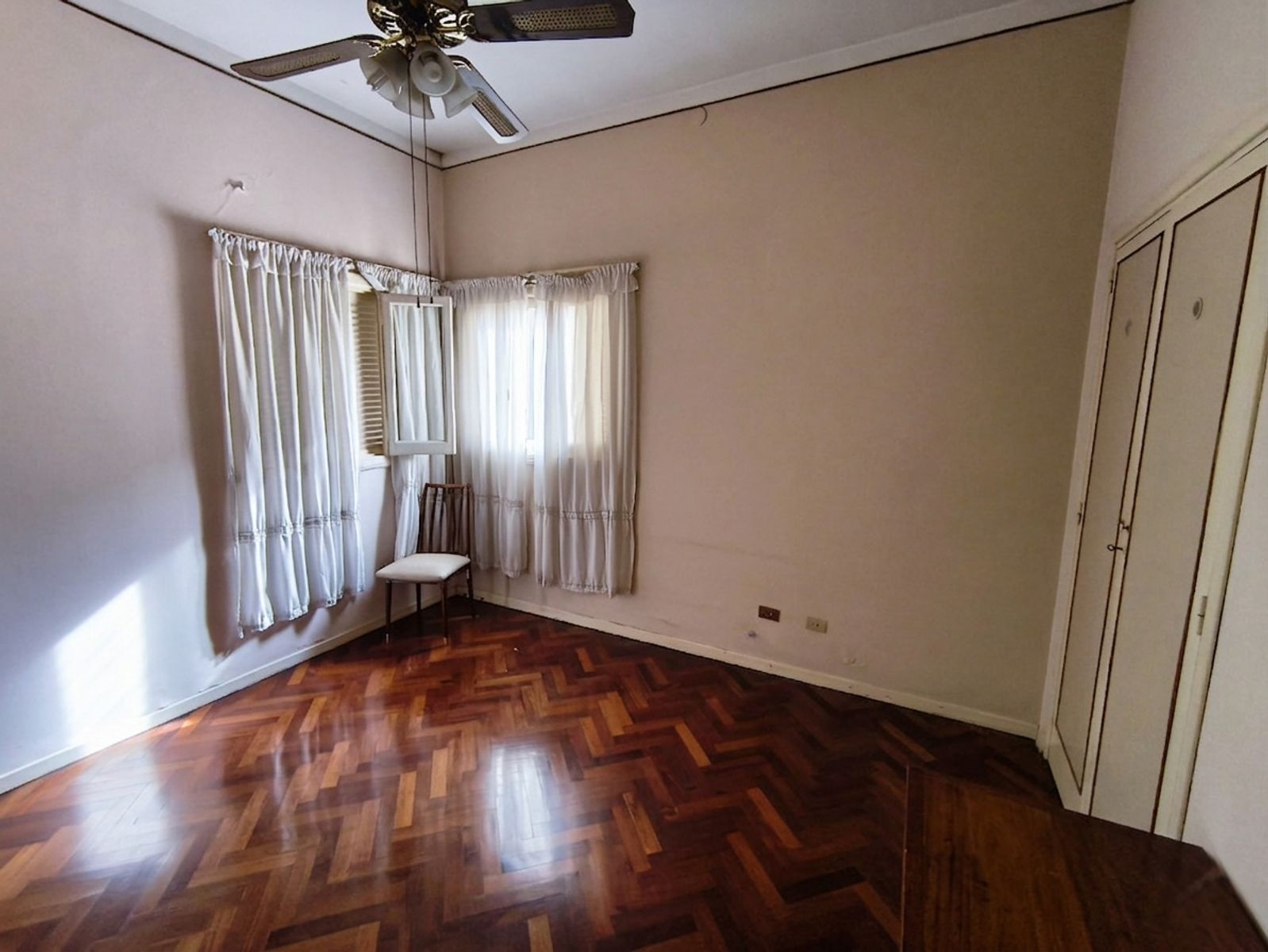 Hermosa Casa en Planta Baja con Pileta, y Apto Crédito en Nazar 1639, Aldo Bonzi — foto 7