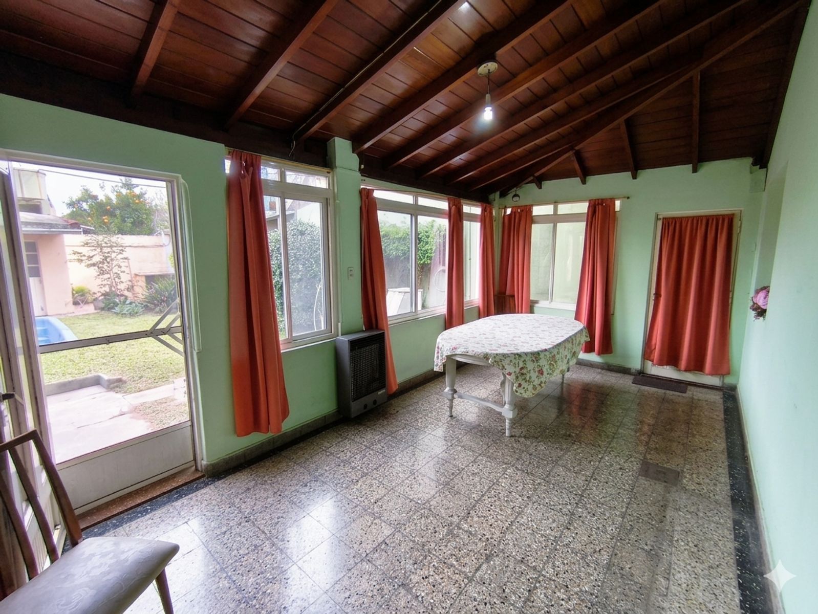 Hermosa Casa en Planta Baja con Pileta, y Apto Crédito en Nazar 1639, Aldo Bonzi — foto 8