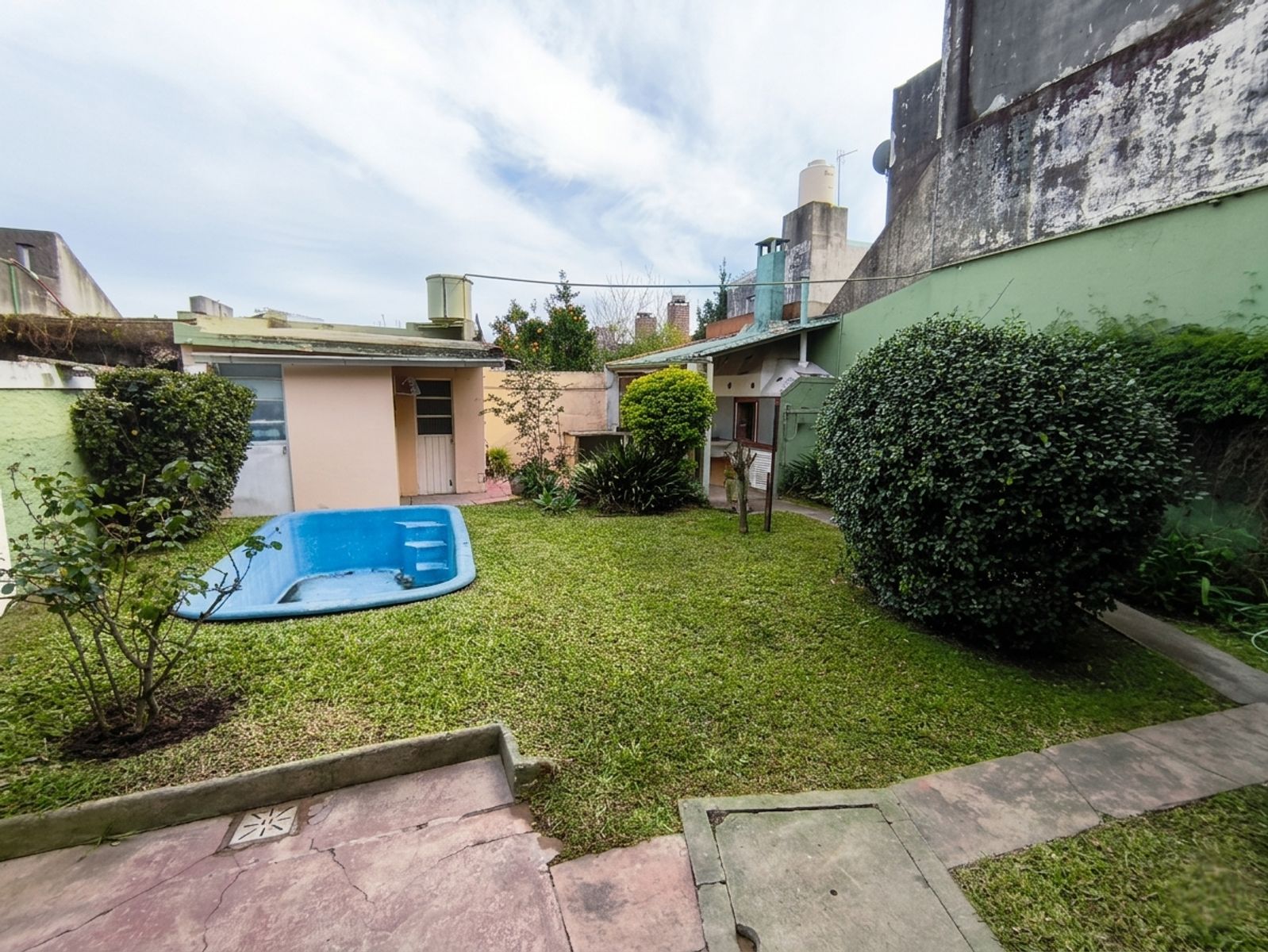 Hermosa Casa en Planta Baja con Pileta, y Apto Crédito en Nazar 1639, Aldo Bonzi — foto 9