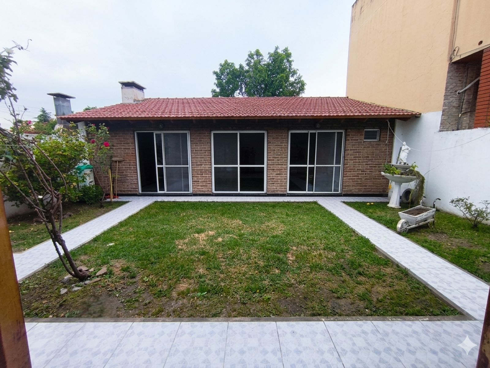Gran casa de 3 dormitorios en Aldo Bonzi — foto 11