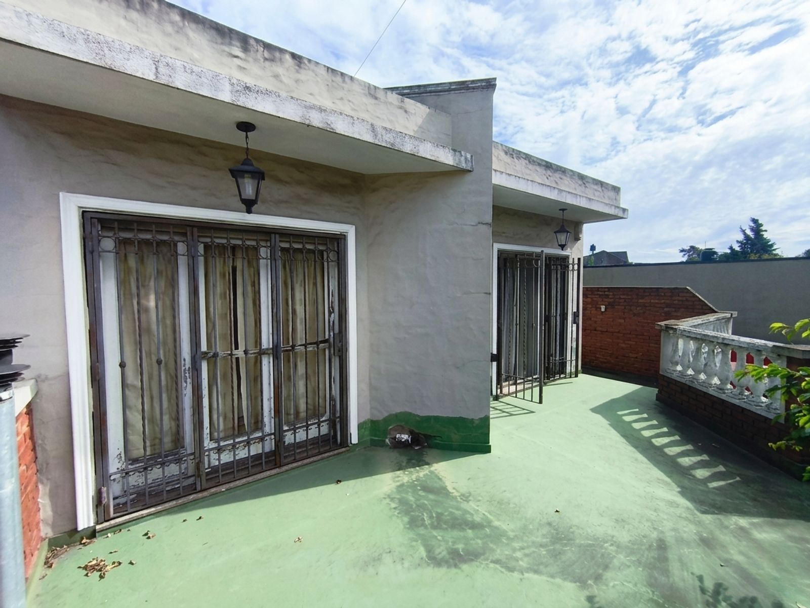 Espectacular Propiedad de Categoría con Jardín Interno y Monoambiente en Aldo Bonzi - 16