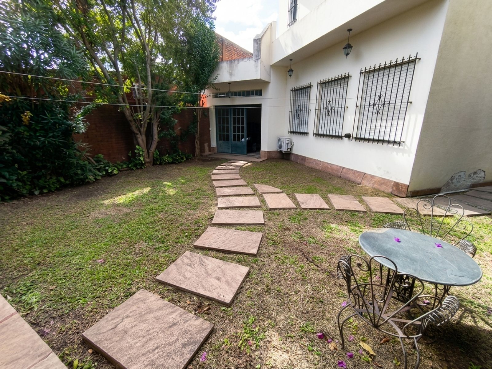 Espectacular Propiedad de Categoría con Jardín Interno y Monoambiente en Aldo Bonzi - 19