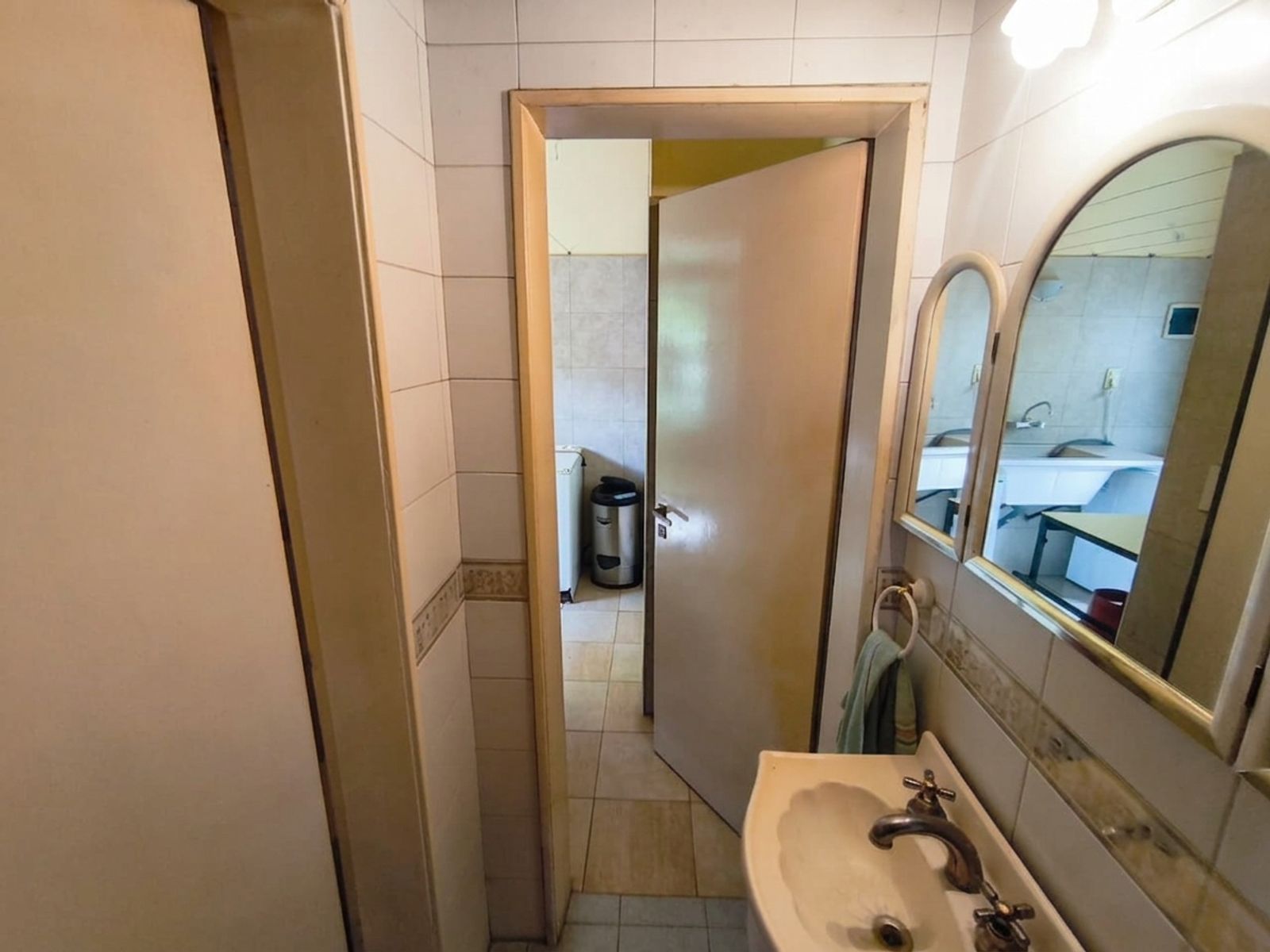 Espectacular Propiedad de Categoría con Jardín Interno y Monoambiente en Aldo Bonzi - 21