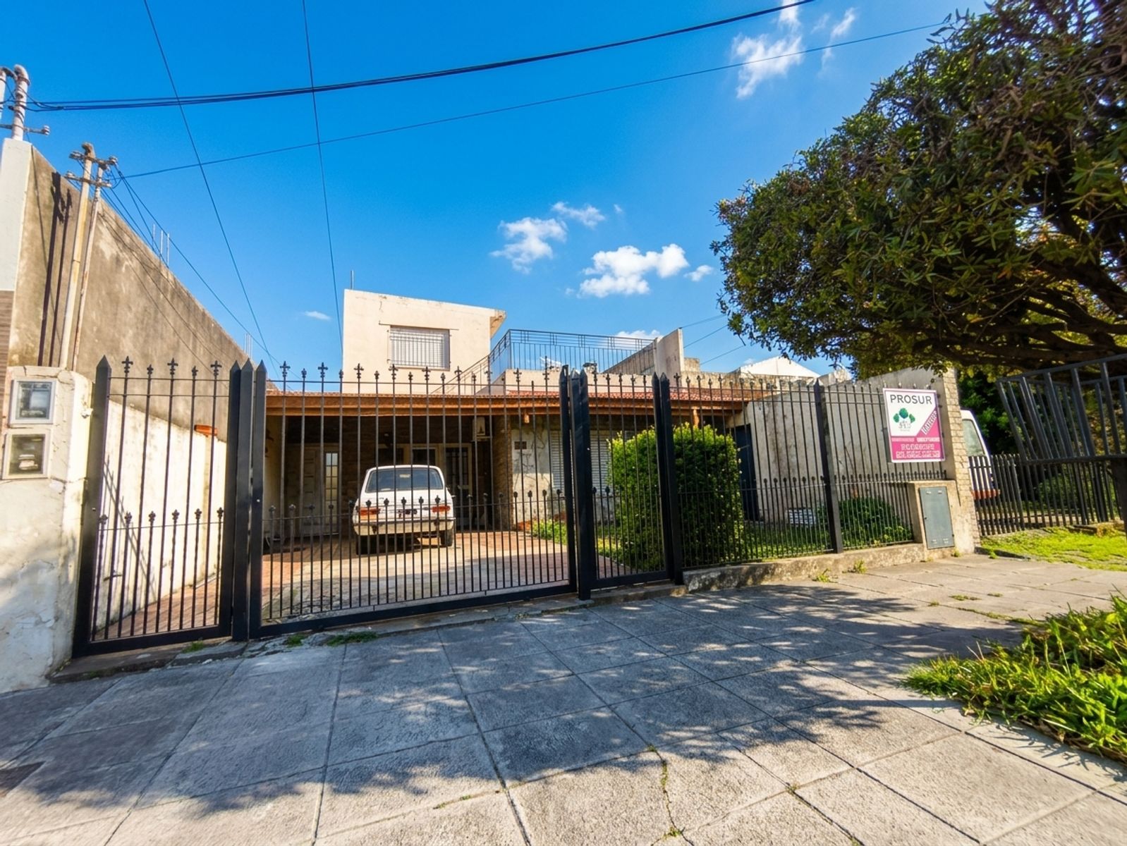 Propiedad Multifamiliar con Dos Viviendas, Terrazas y Patio con Parrilla