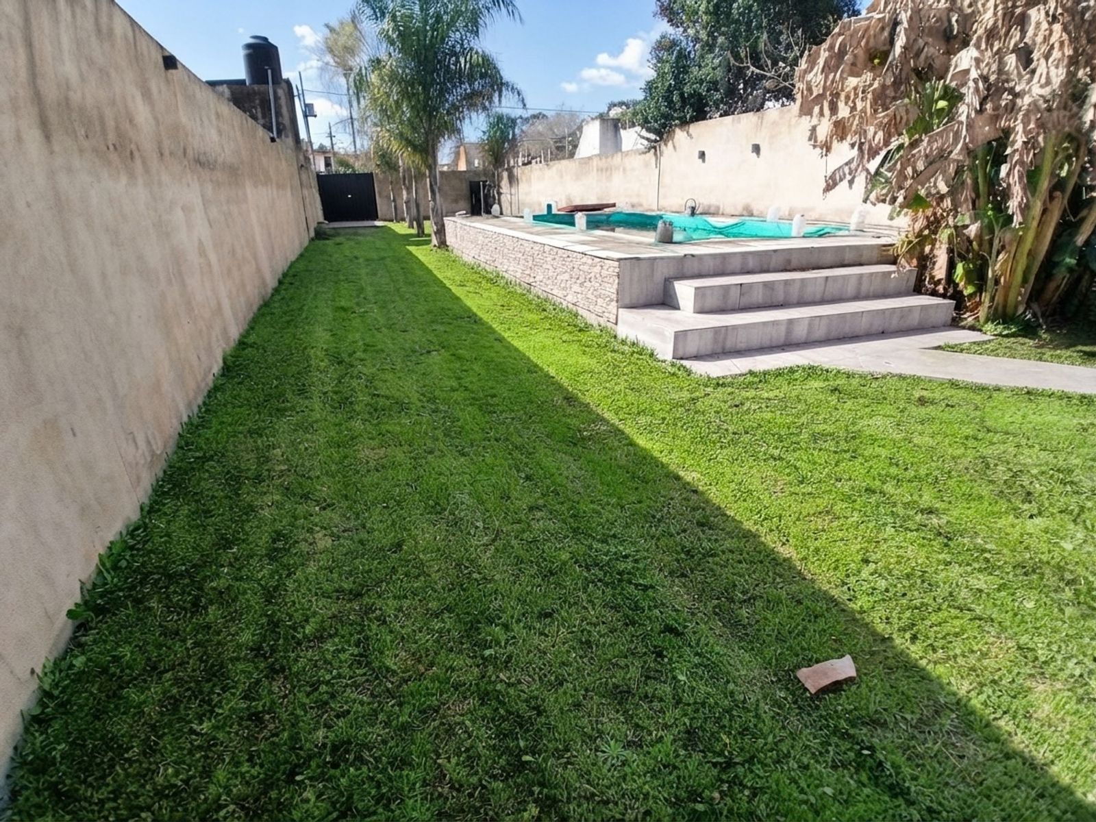 Hermosa Casa Quinta con Gran Quincho, Piscina y Parque en Hernandarias 6144, 9 de Abril - 1