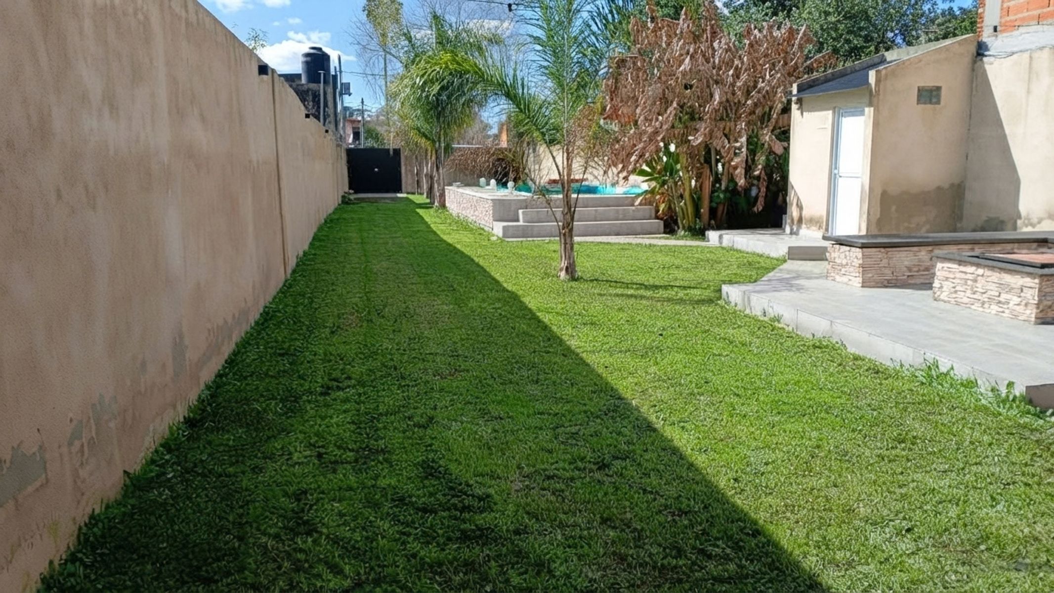 Hermosa Casa Quinta con Gran Quincho, Piscina y Parque en Hernandarias 6144, 9 de Abril - 2