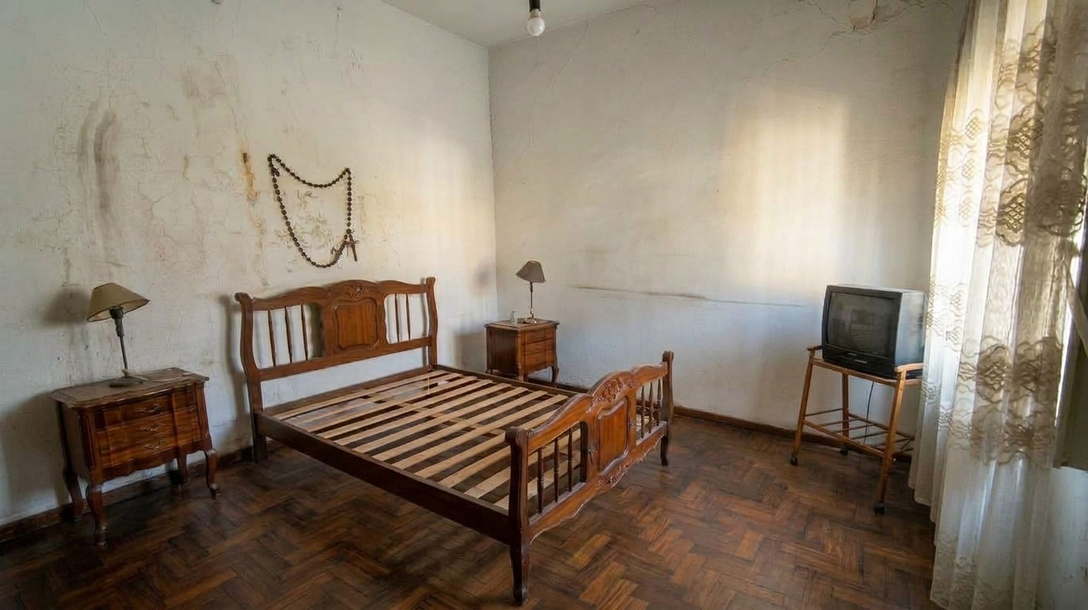 Sólida Casa de Dos Dormitorios con Local/Garaje Cubierto — foto 7