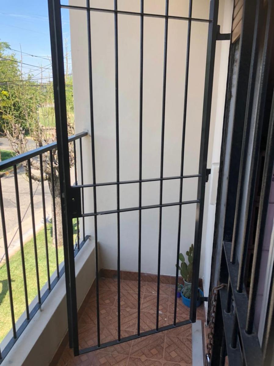 CASA 5 AMBIENTES CON PATIO COCHERA Y TERRAZA MAS DPTO PLANTA ALTA EN BELLA VISTA — foto 6