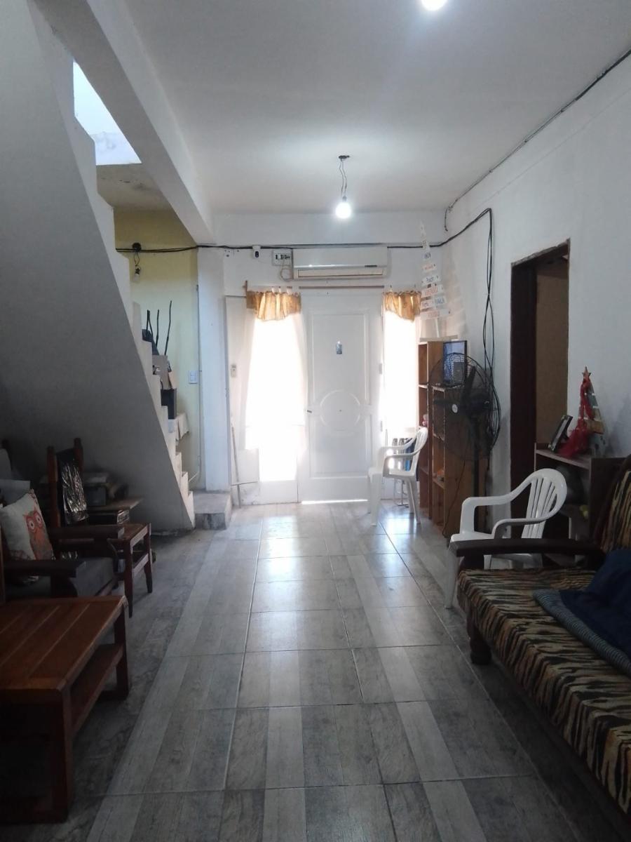 CASA COMODA CON PATIO Y TERRAZA EN VILLA BALLESTER — foto 3