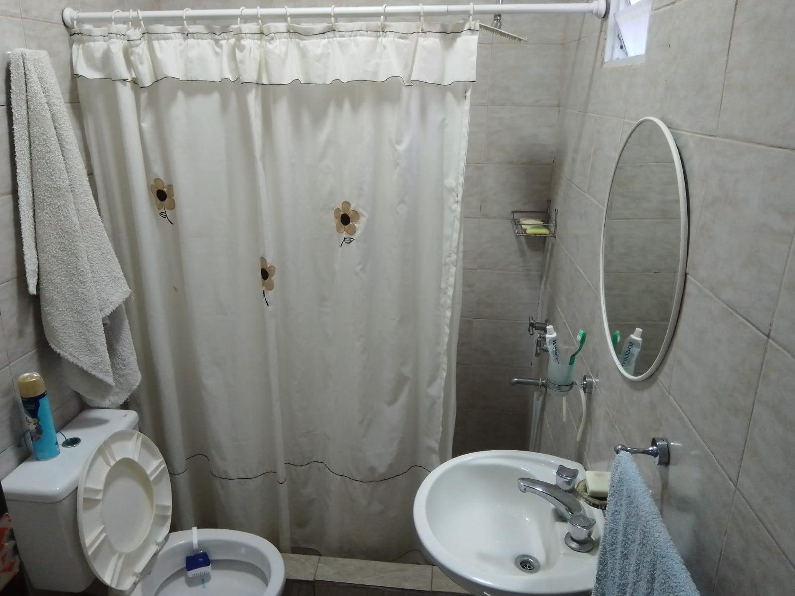 CASA COMODA CON PATIO Y TERRAZA EN VILLA BALLESTER — foto 7
