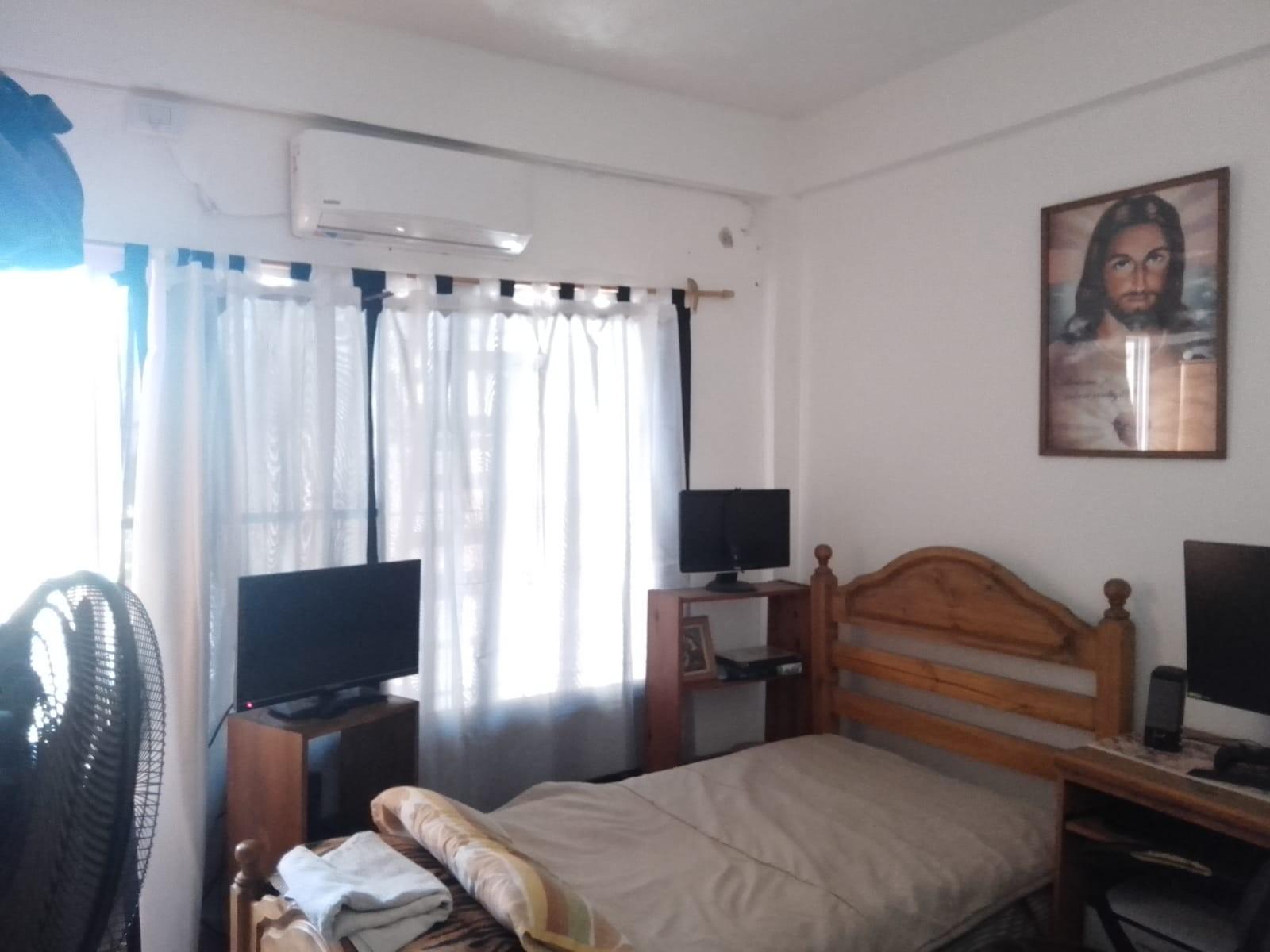 CASA COMODA CON PATIO Y TERRAZA EN VILLA BALLESTER — foto 8