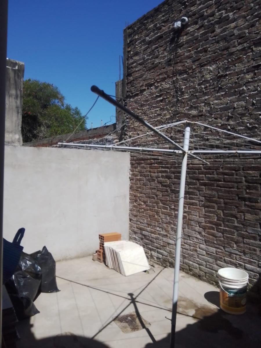 CASA COMODA CON PATIO Y TERRAZA EN VILLA BALLESTER — foto 14