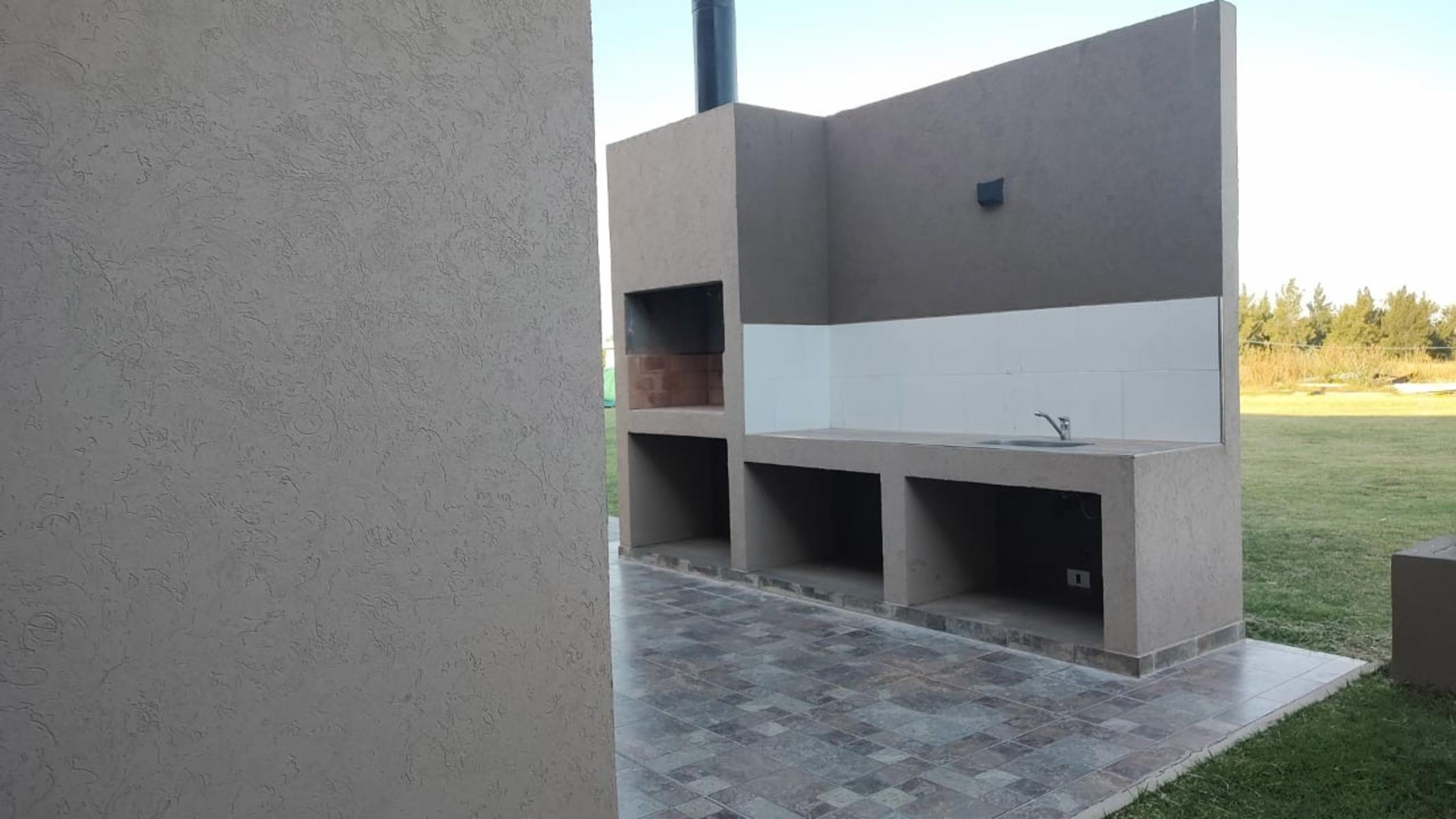 VENTA DE DUPLEX 3 AMB. CON ENTREGA Y SALDO EN CUOTAS . PARQUE TERMAL DOLORES - 13