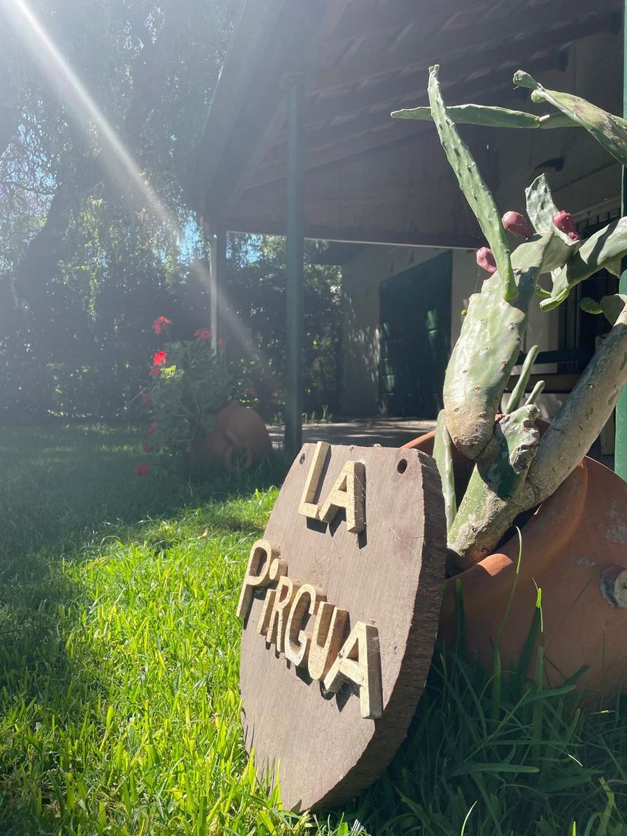 SE VENDE CASAQUINTA MAS DPTO EN LAGUNA DE LOBOS - 1