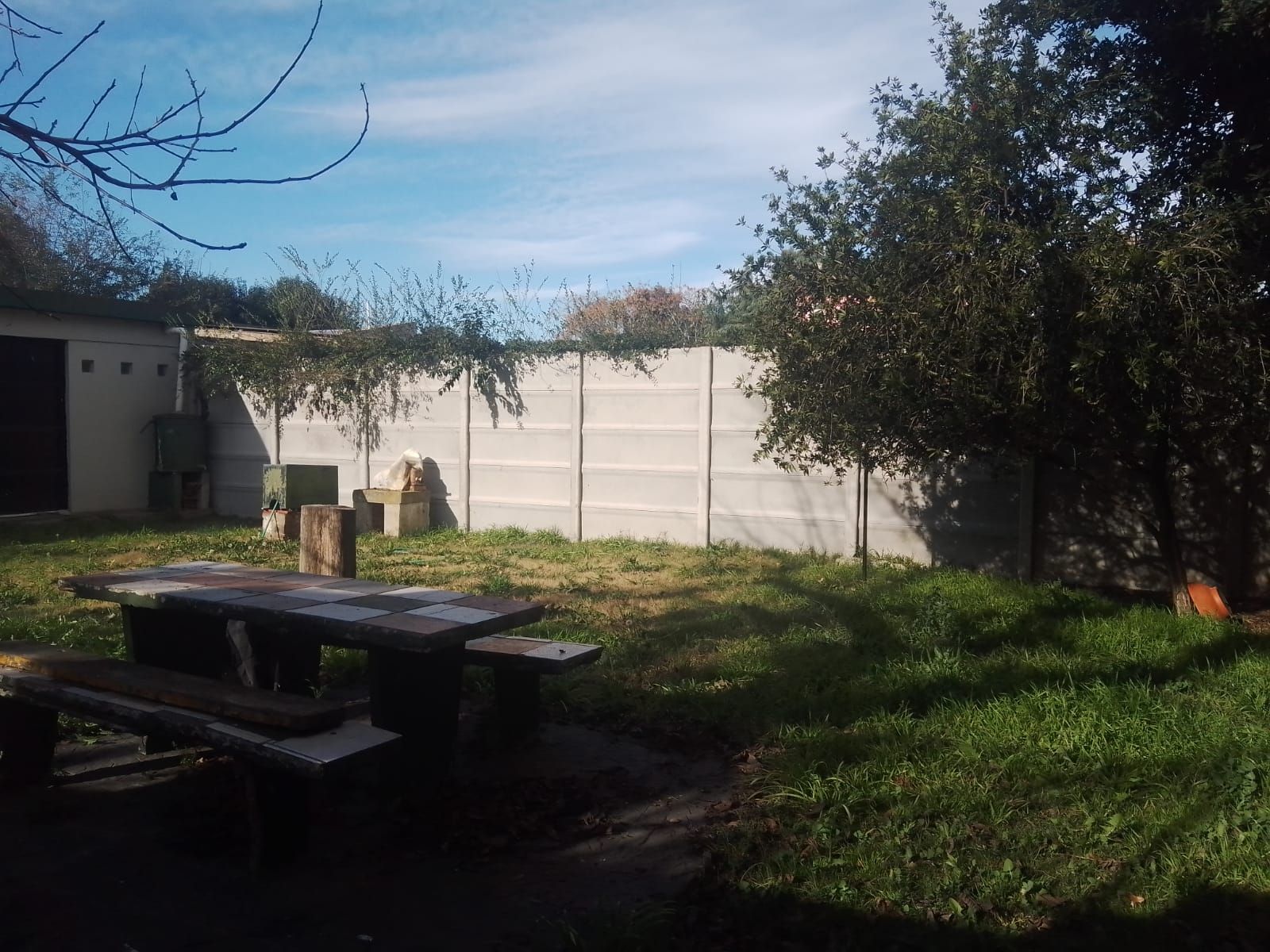 SE VENDE CASAQUINTA MAS DPTO EN LAGUNA DE LOBOS - 26