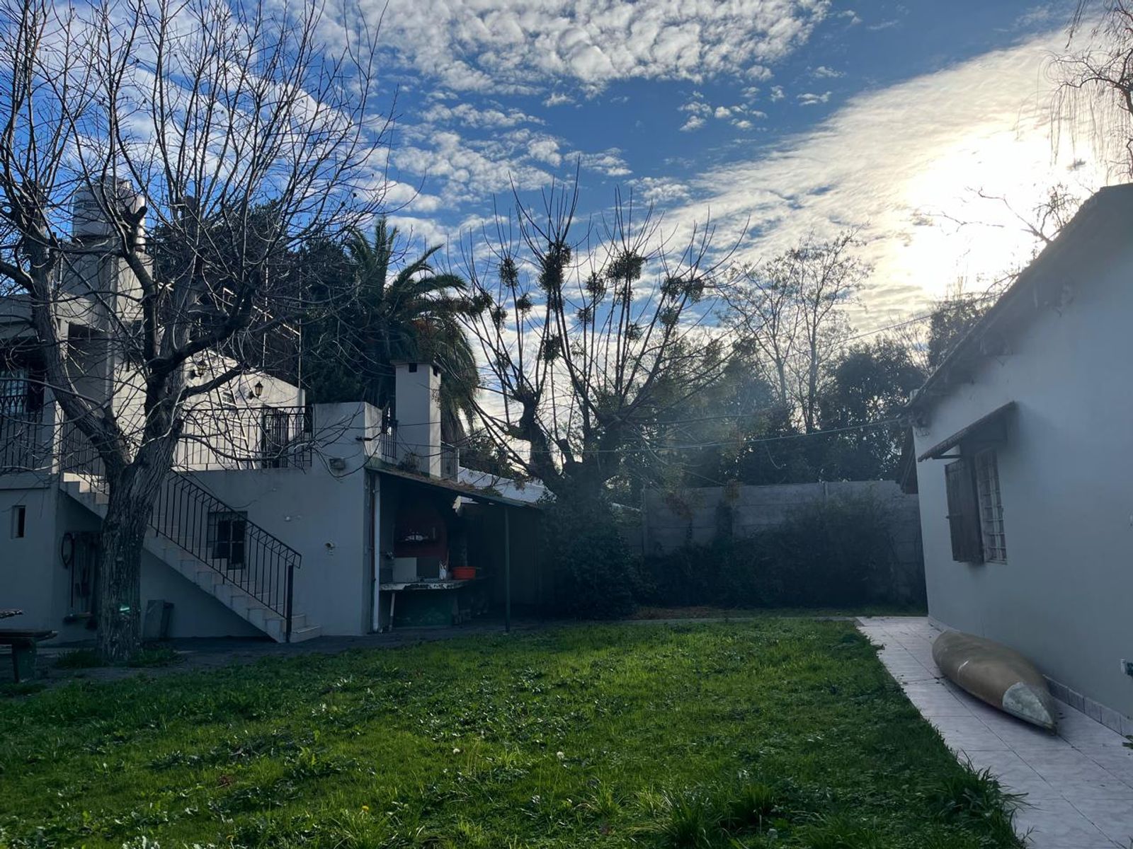 SE VENDE CASAQUINTA MAS DPTO EN LAGUNA DE LOBOS - 28