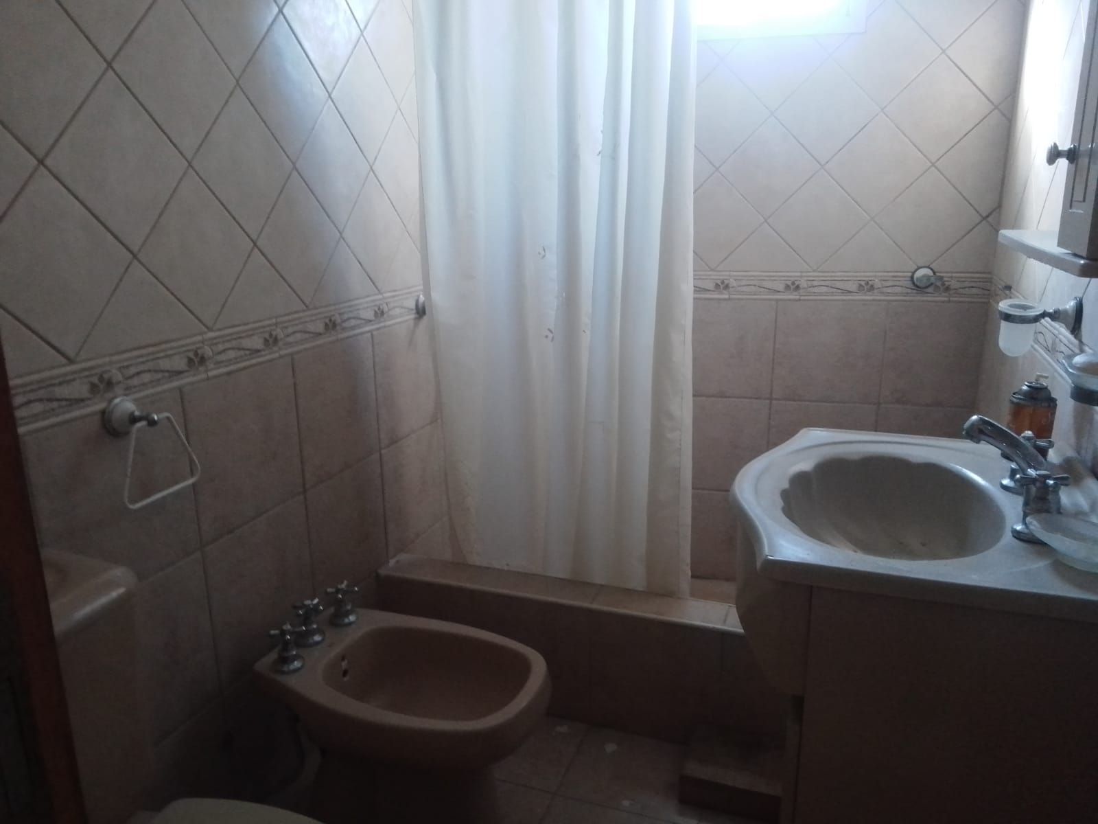 SE VENDE CASAQUINTA MAS DPTO EN LAGUNA DE LOBOS - 32