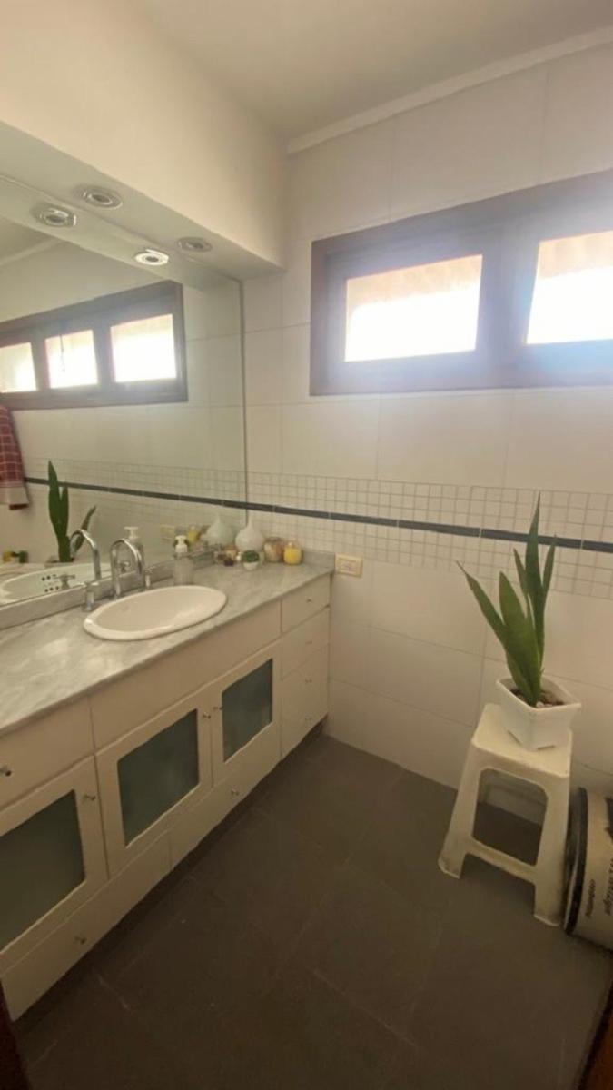 SE VENDE CHALET 200M2 CUBIERTOS EN RAMOS MEJIAS — foto 15