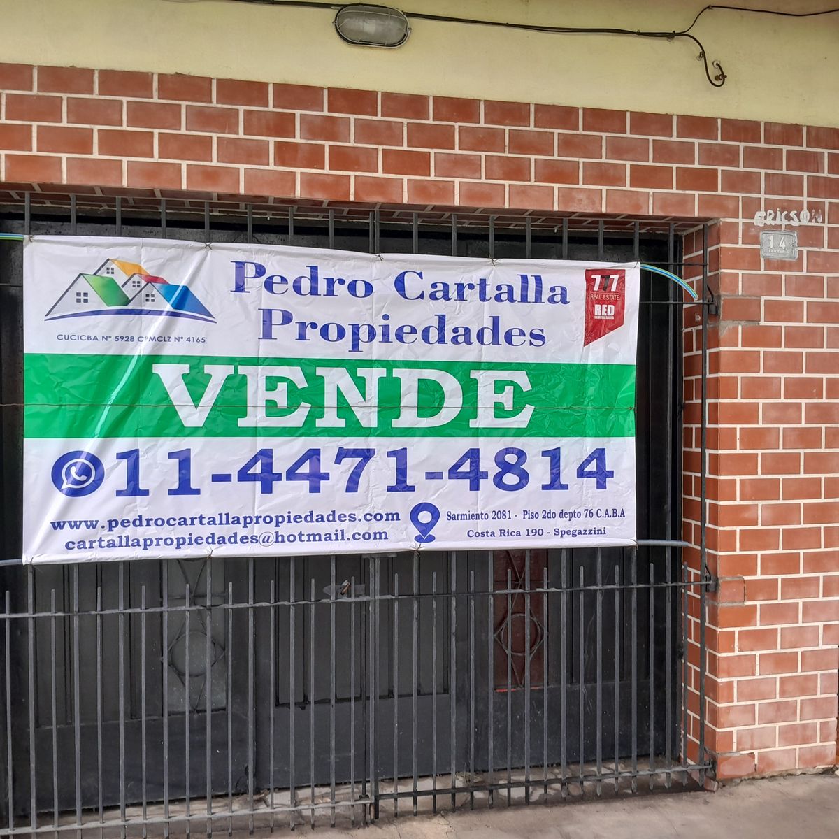 SE VENDE CASA 220M2 CUBIERTOS EN TEMPERLEY — foto 3