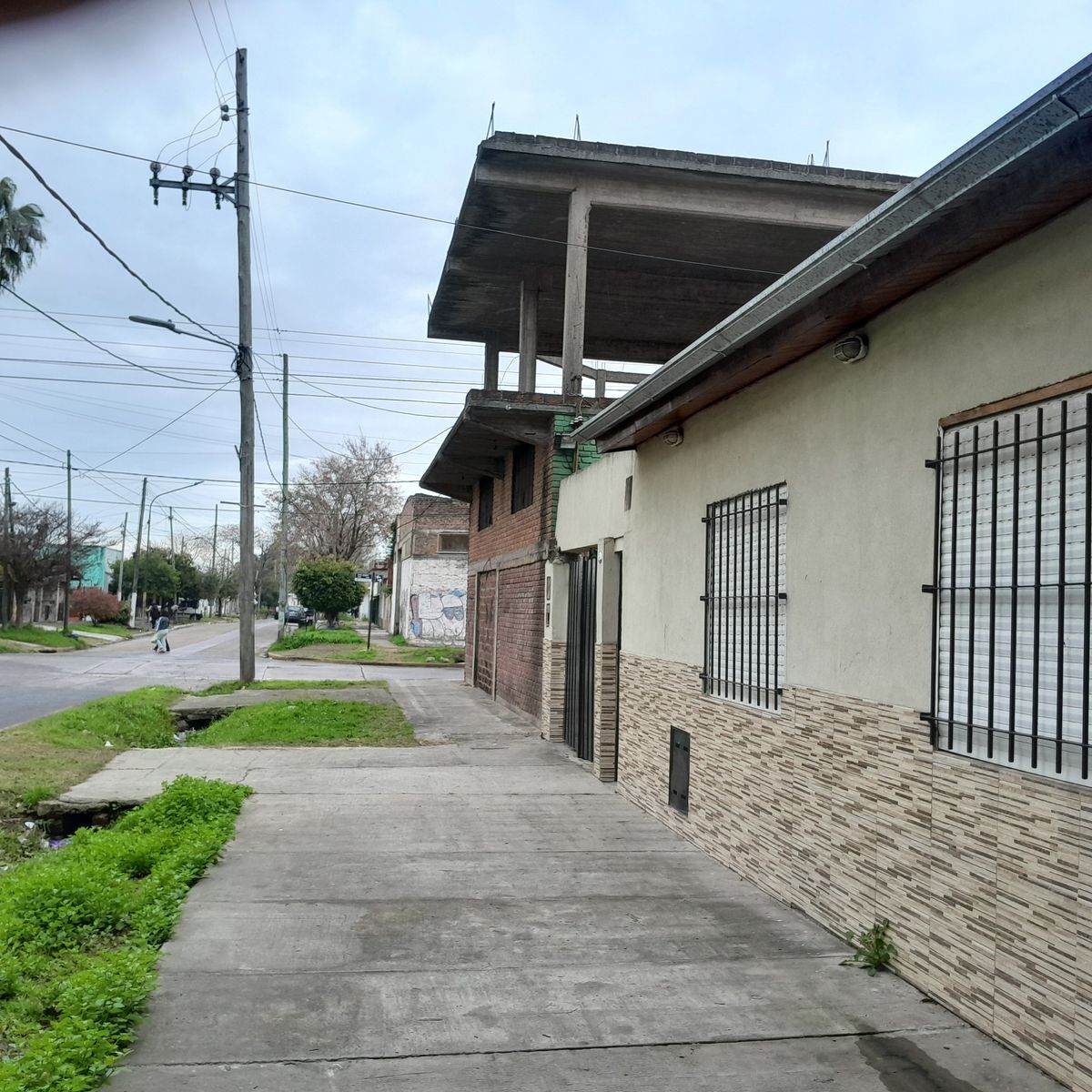 SE VENDE CASA 220M2 CUBIERTOS EN TEMPERLEY — foto 6