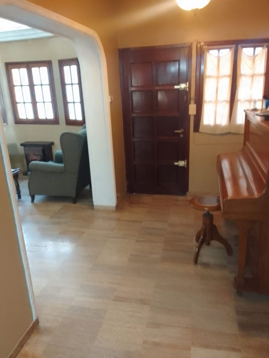 SE VENDE CASA 7 AMB. EN RAMOS MEJIAS APTO CREDITO — foto 2