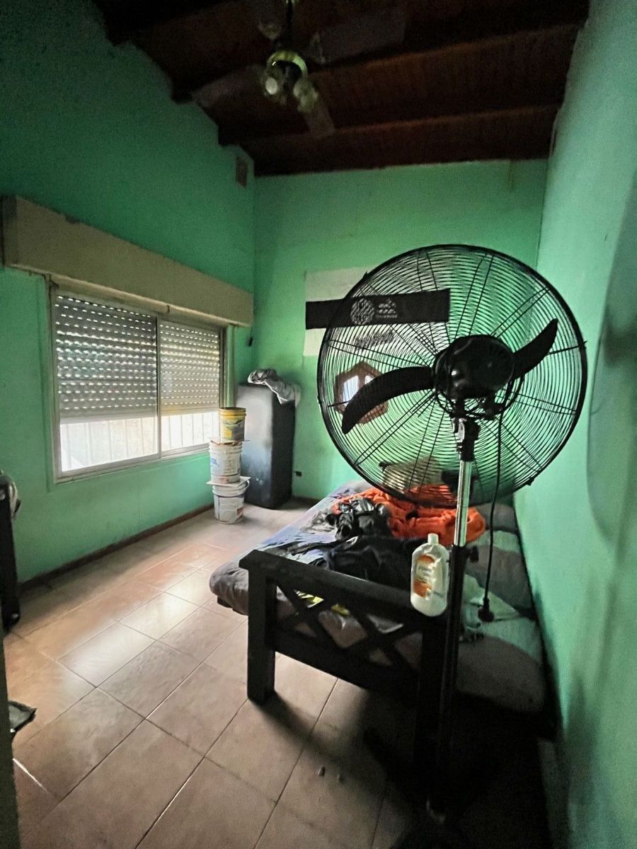SE VENDE CASA A REFACCIONAR EN FLORES — foto 6