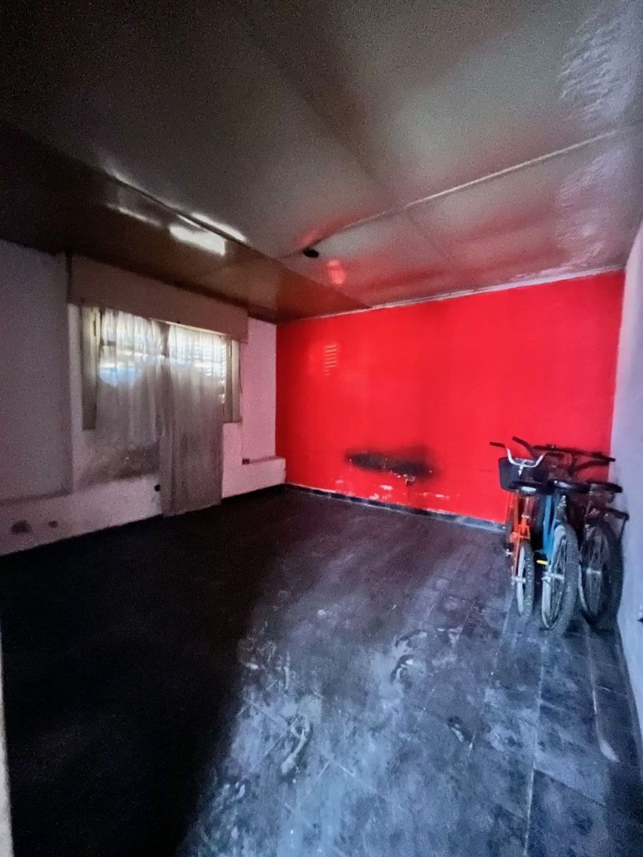 SE VENDE CASA A REFACCIONAR EN FLORES — foto 9