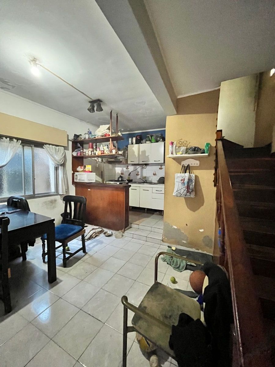 SE VENDE CASA A REFACCIONAR EN FLORES — foto 10