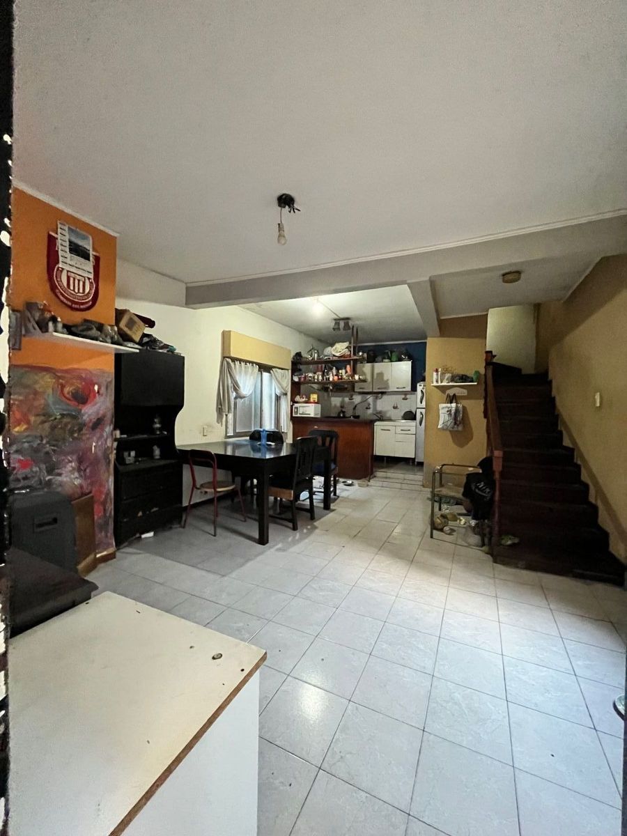 SE VENDE CASA A REFACCIONAR EN FLORES — foto 11