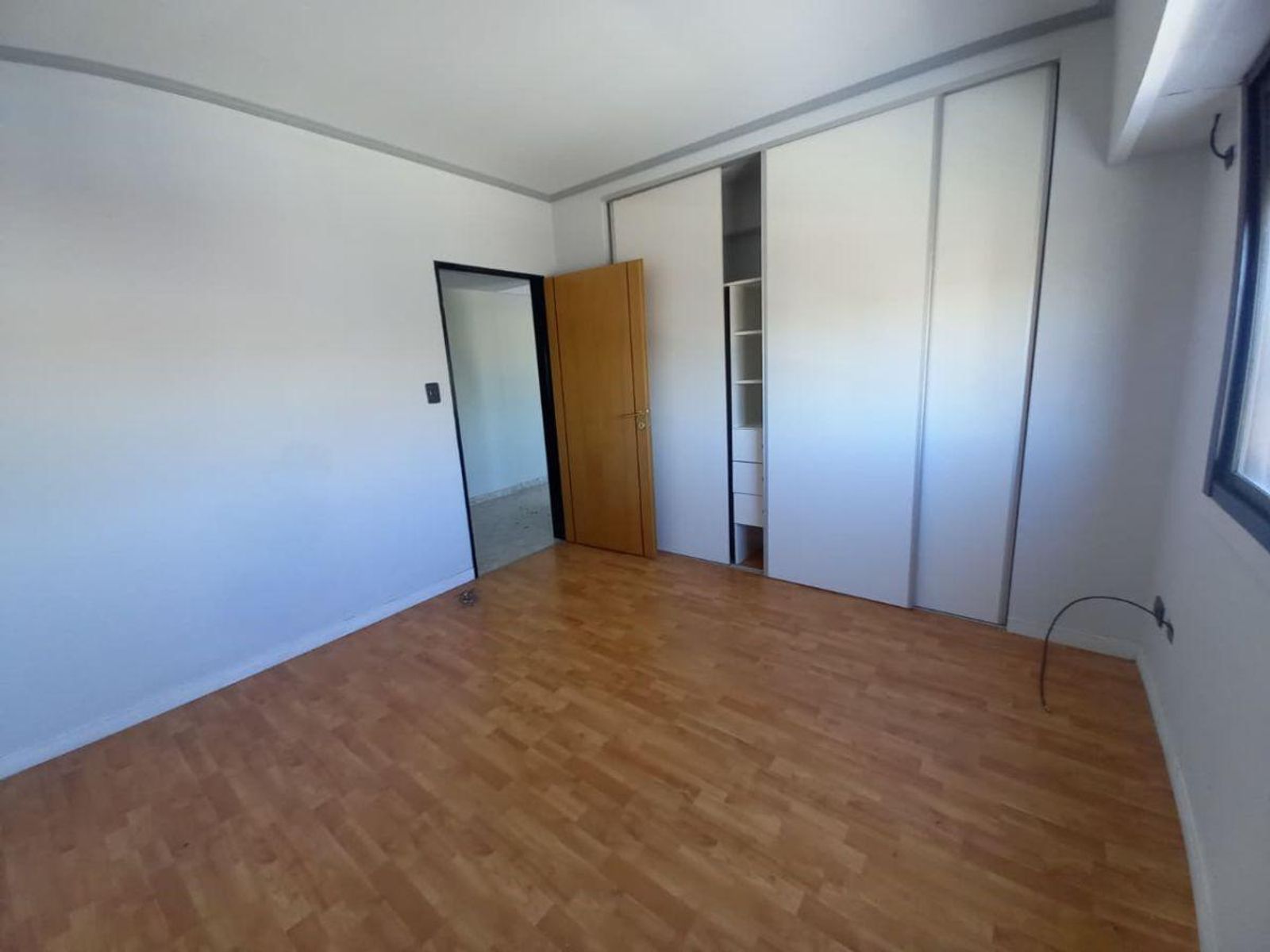 VENTA 2 AMB. AL FRENTE C/COCHERA EN RAMOS MEJIAS - 3