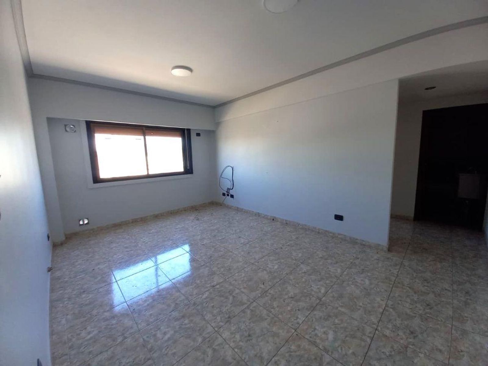 VENTA 2 AMB. AL FRENTE C/COCHERA EN RAMOS MEJIAS - 5