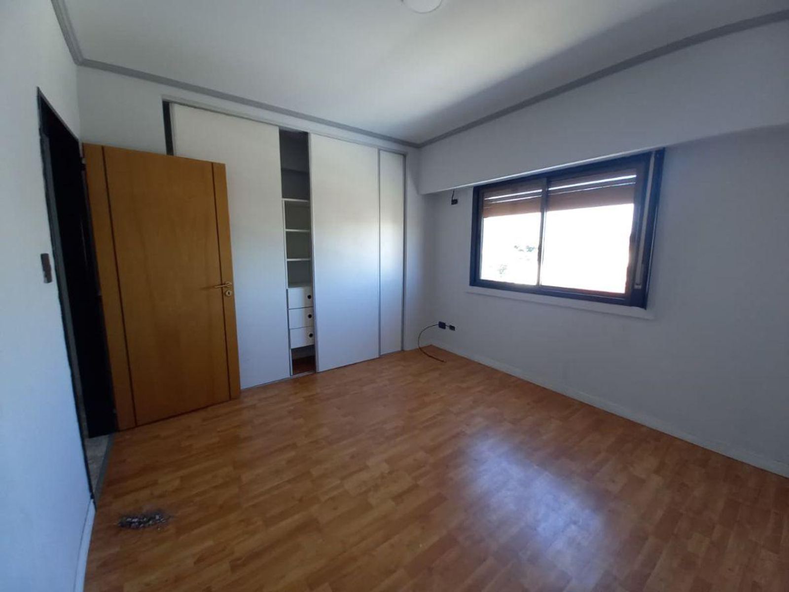 VENTA 2 AMB. AL FRENTE C/COCHERA EN RAMOS MEJIAS - 8