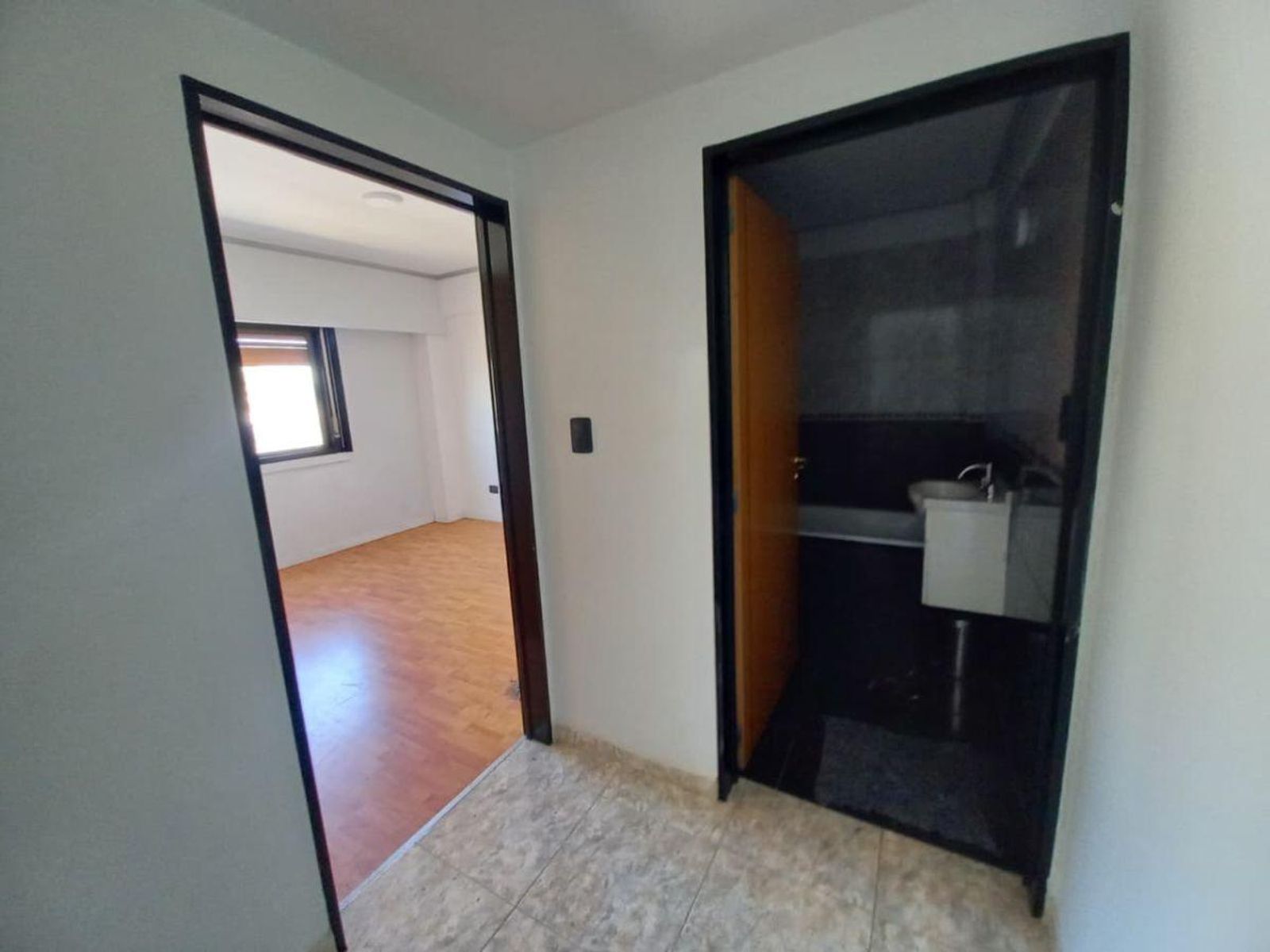 VENTA 2 AMB. AL FRENTE C/COCHERA EN RAMOS MEJIAS - 11