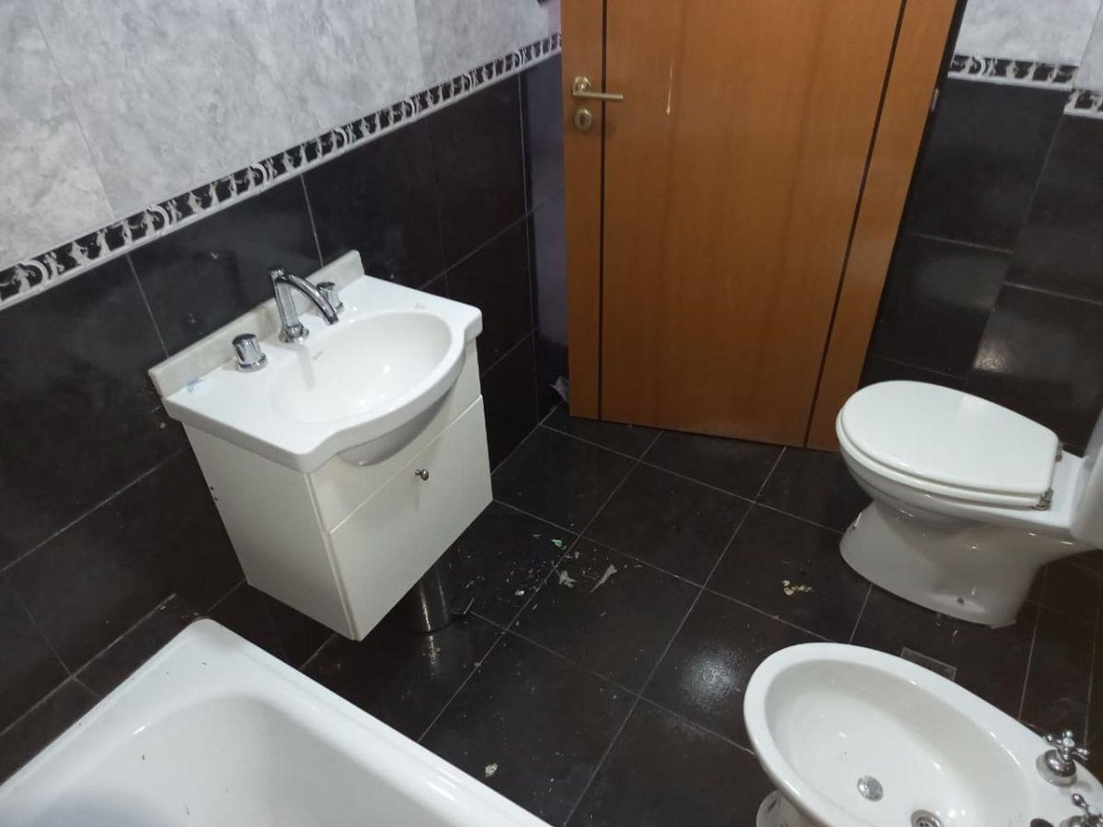 VENTA 2 AMB. AL FRENTE C/COCHERA EN RAMOS MEJIAS - 13