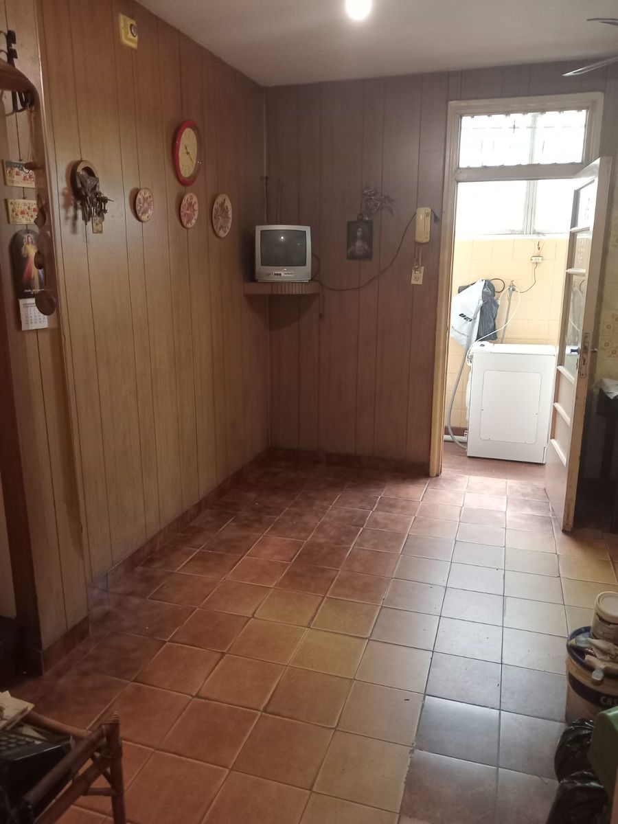 SE DPTO TIPO CASA CON BALCON AL FRENTE EN ALMAGRO — foto 14