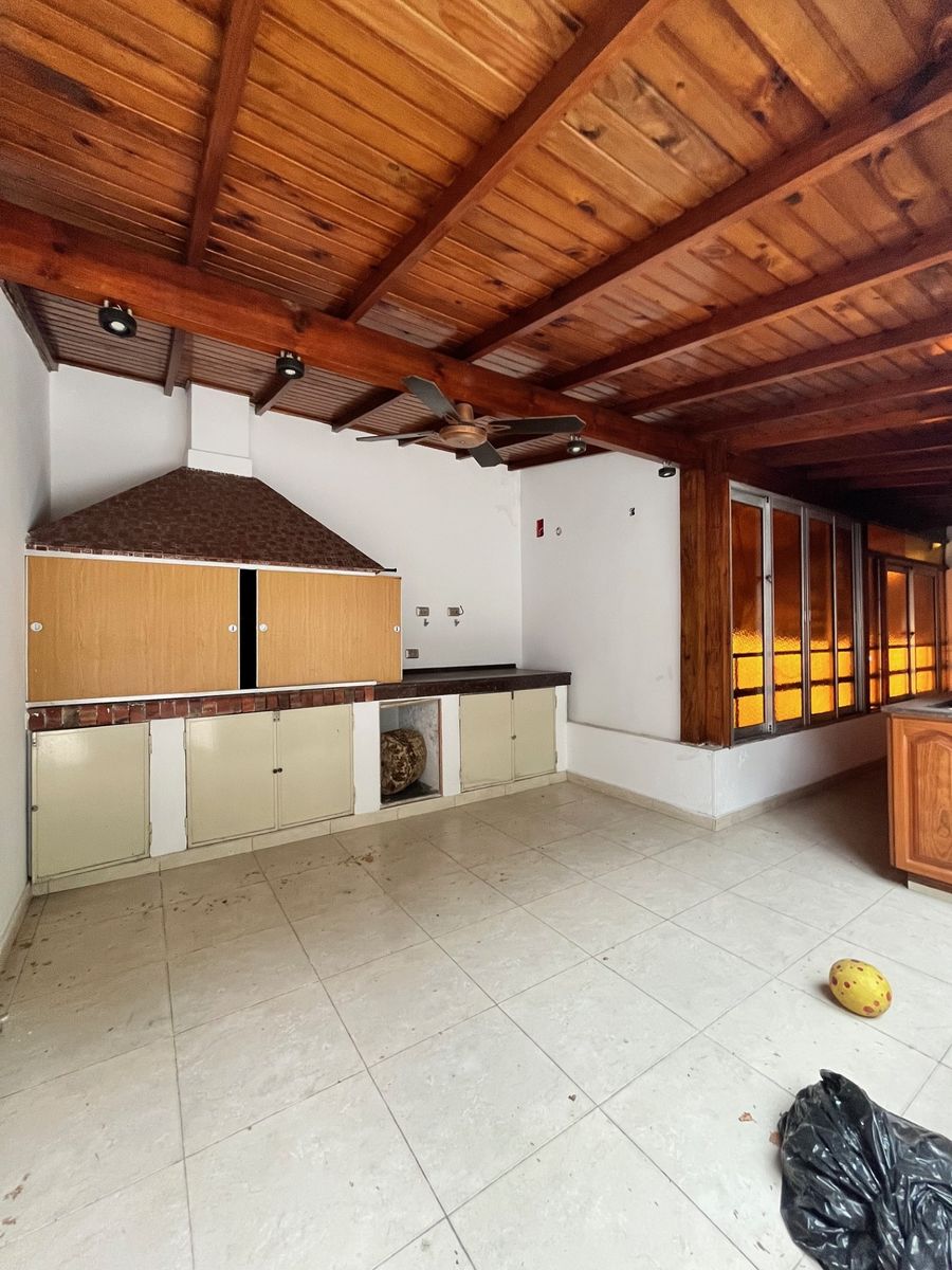 SE VENDE CASA CON PATIO Y TERRAZA EN FLORES - 14