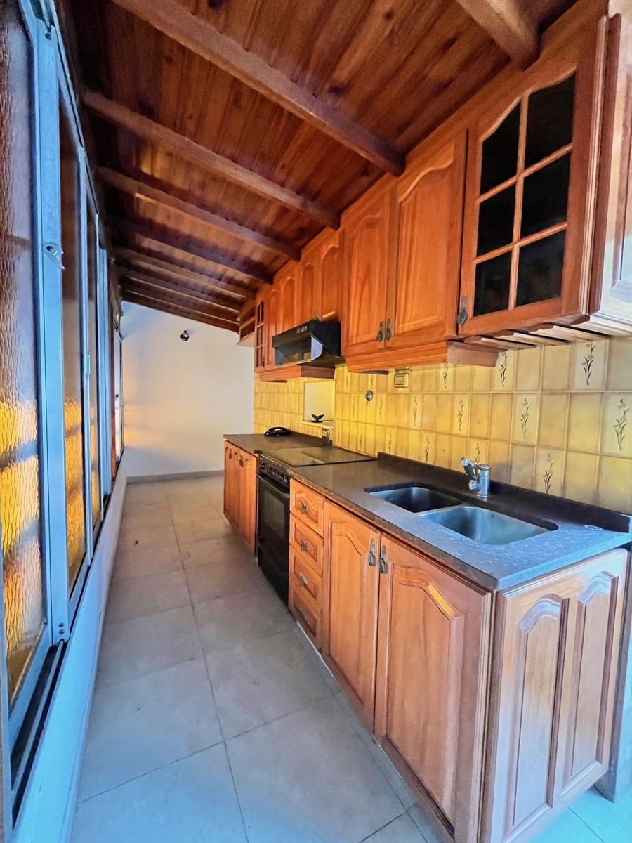 SE VENDE CASA CON PATIO Y TERRAZA EN FLORES - 15