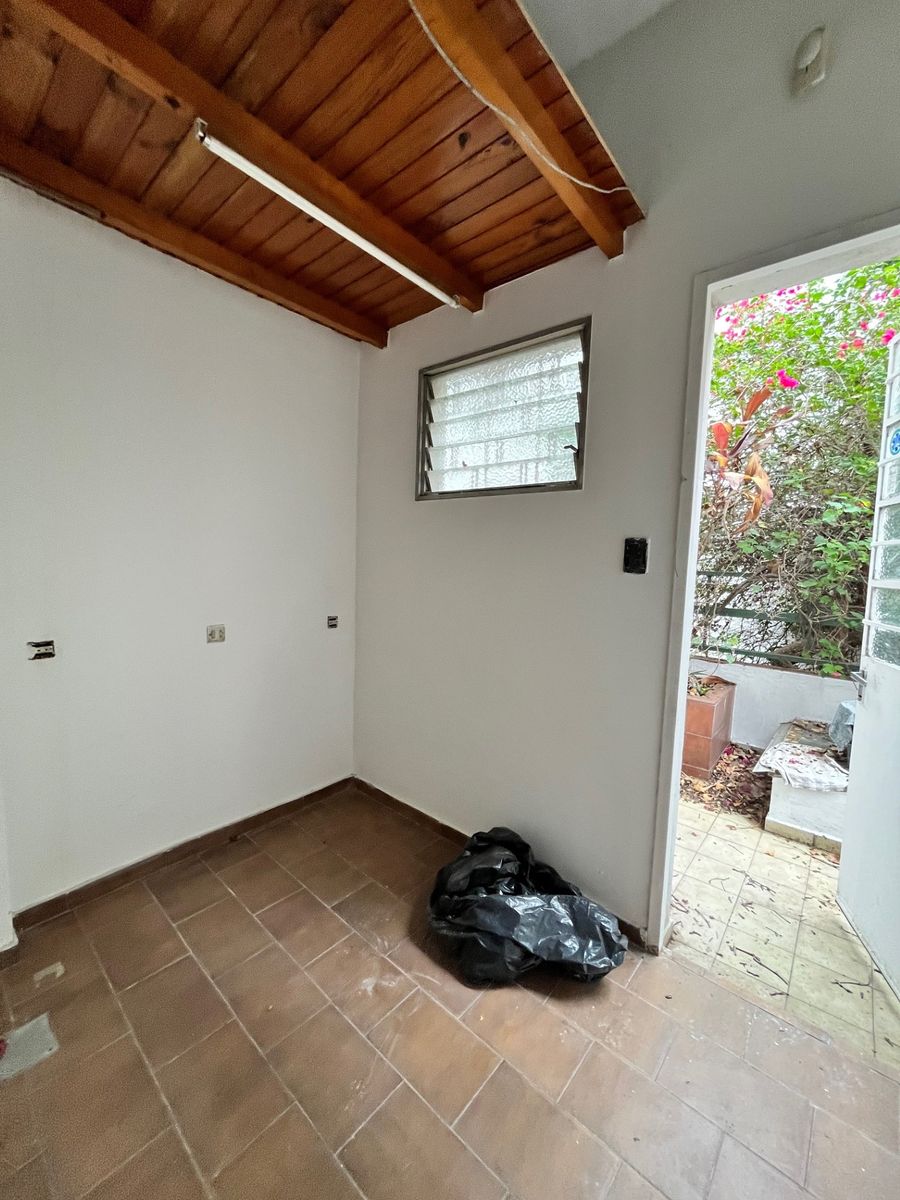 SE VENDE CASA CON PATIO Y TERRAZA EN FLORES - 22
