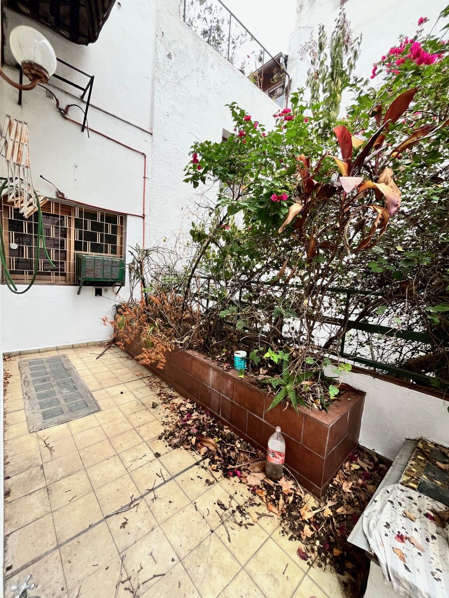 SE VENDE CASA CON PATIO Y TERRAZA EN FLORES - 23
