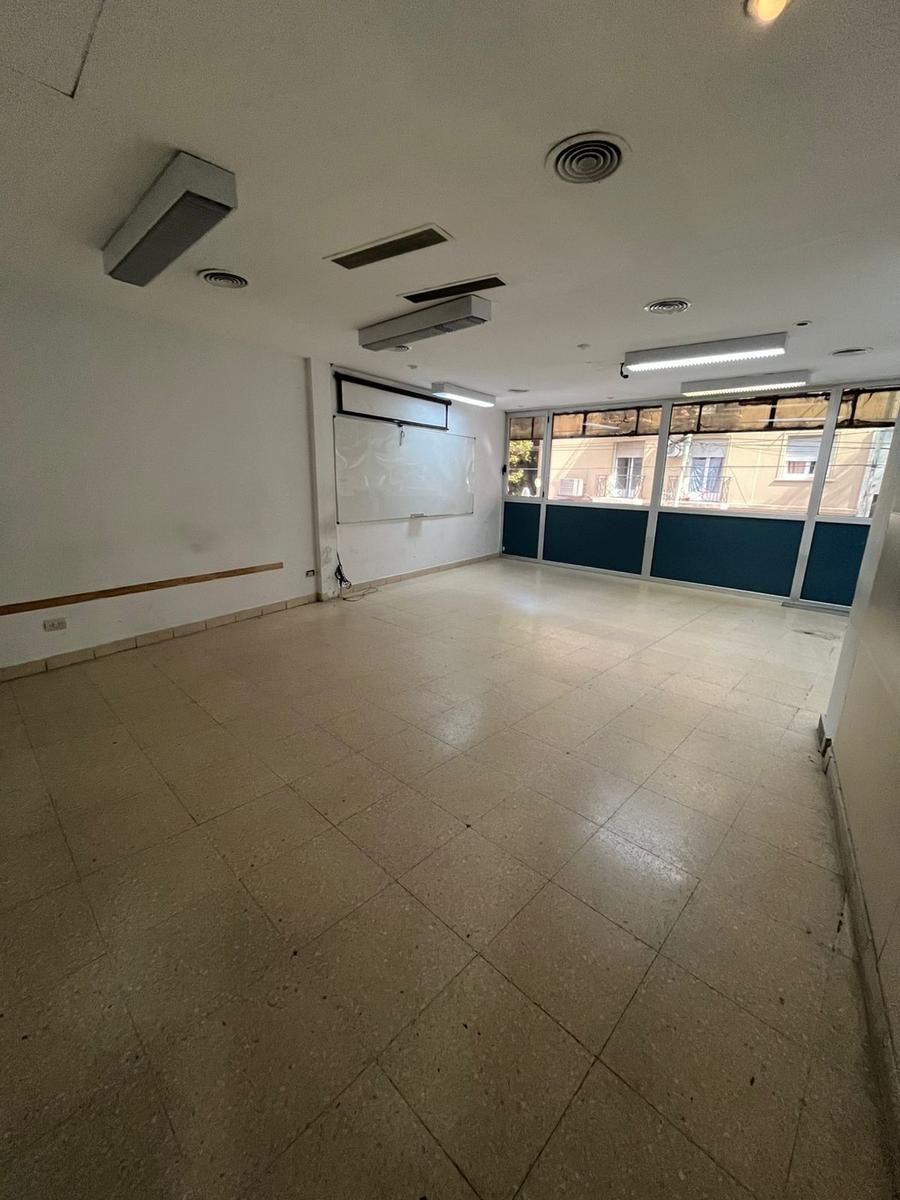 SE VENDE OFICINA DE 320 M2 EN BALVANERA - 3