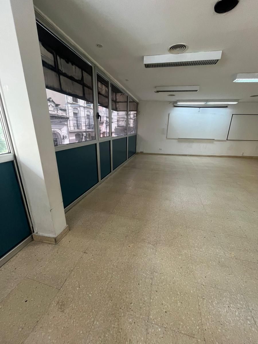 SE VENDE OFICINA DE 320 M2 EN BALVANERA - 4