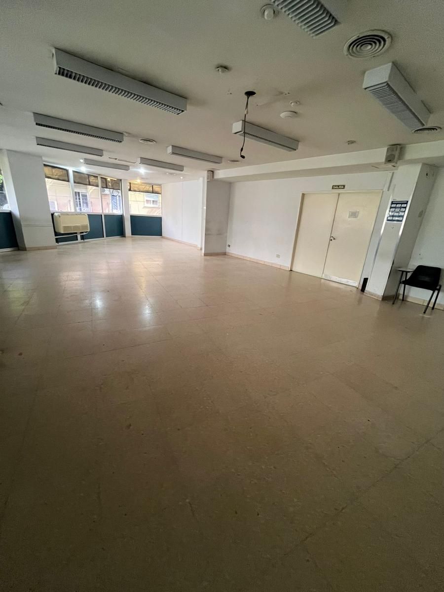 SE VENDE OFICINA DE 320 M2 EN BALVANERA - 5