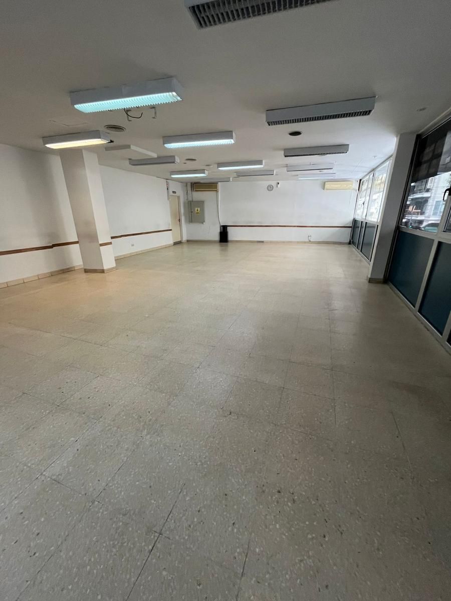 SE VENDE OFICINA DE 320 M2 EN BALVANERA - 7