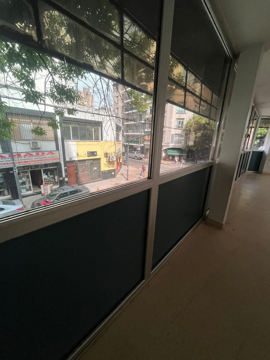 SE VENDE OFICINA DE 320 M2 EN BALVANERA - 14