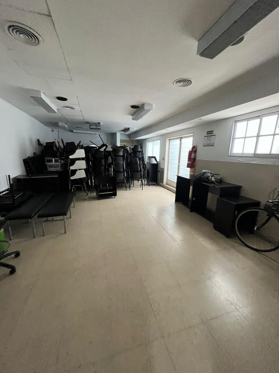 SE VENDE OFICINA DE 320 M2 EN BALVANERA - 15