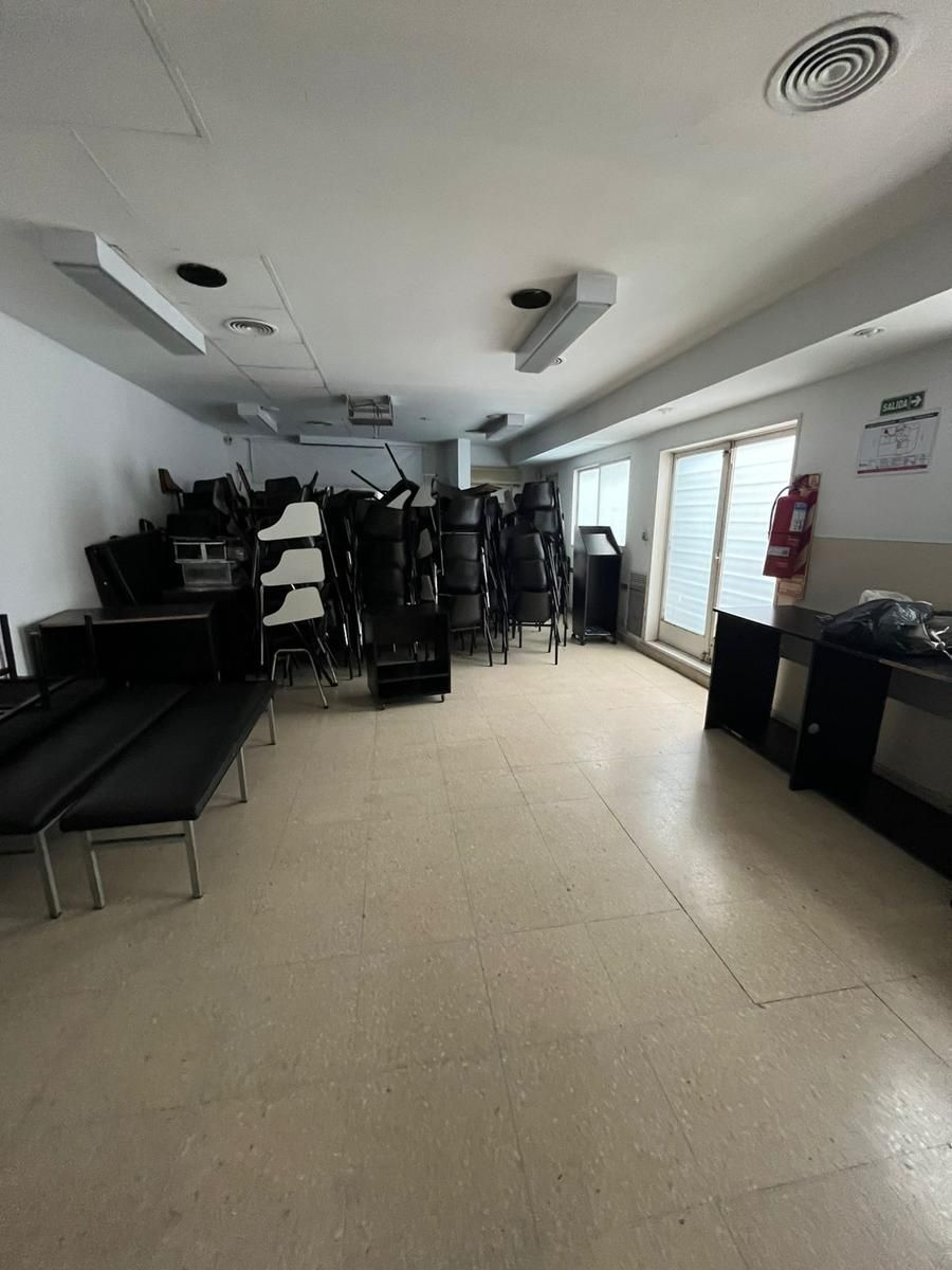 SE VENDE OFICINA DE 320 M2 EN BALVANERA - 16