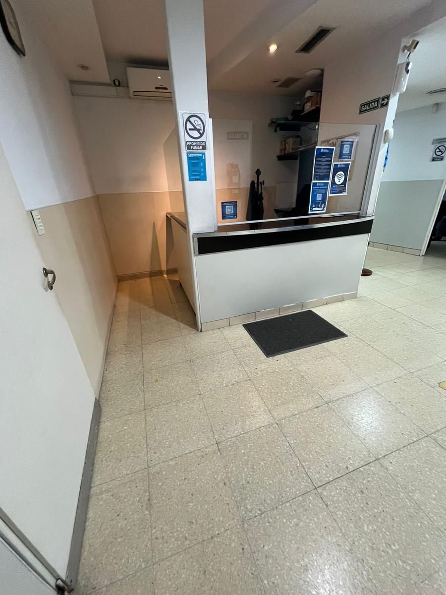 SE VENDE OFICINA DE 320 M2 EN BALVANERA - 18